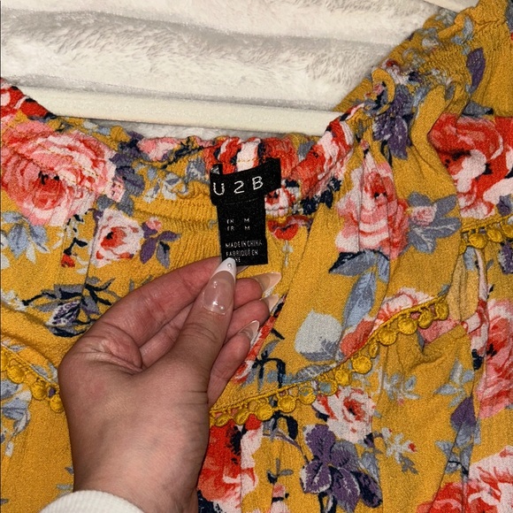 Vibrant Floral Off-Shoulder Crop Top - Picture 2 of 2